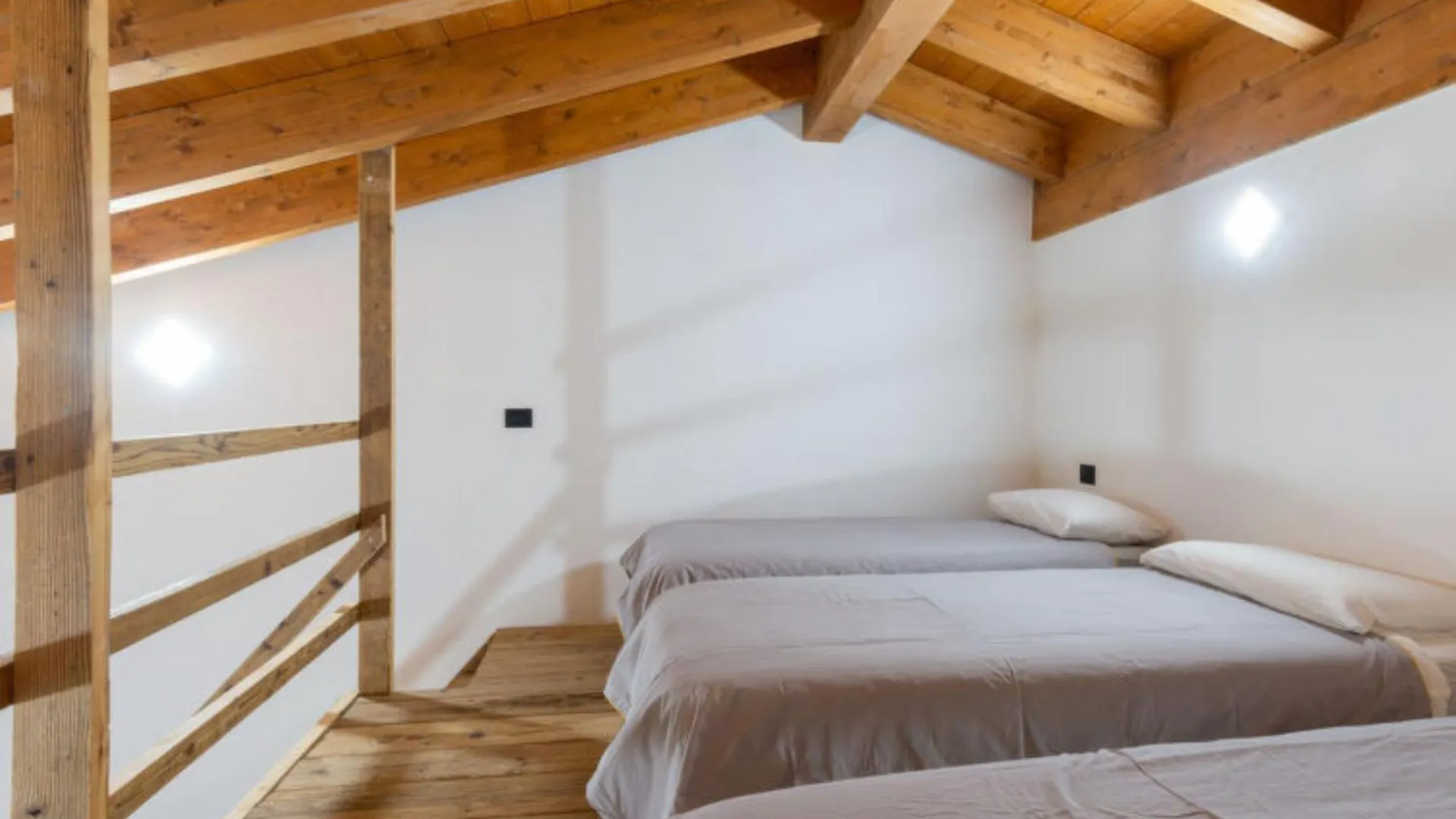 Agriturismo Baita Bave Pellio Inferiore 0*,  Italien
